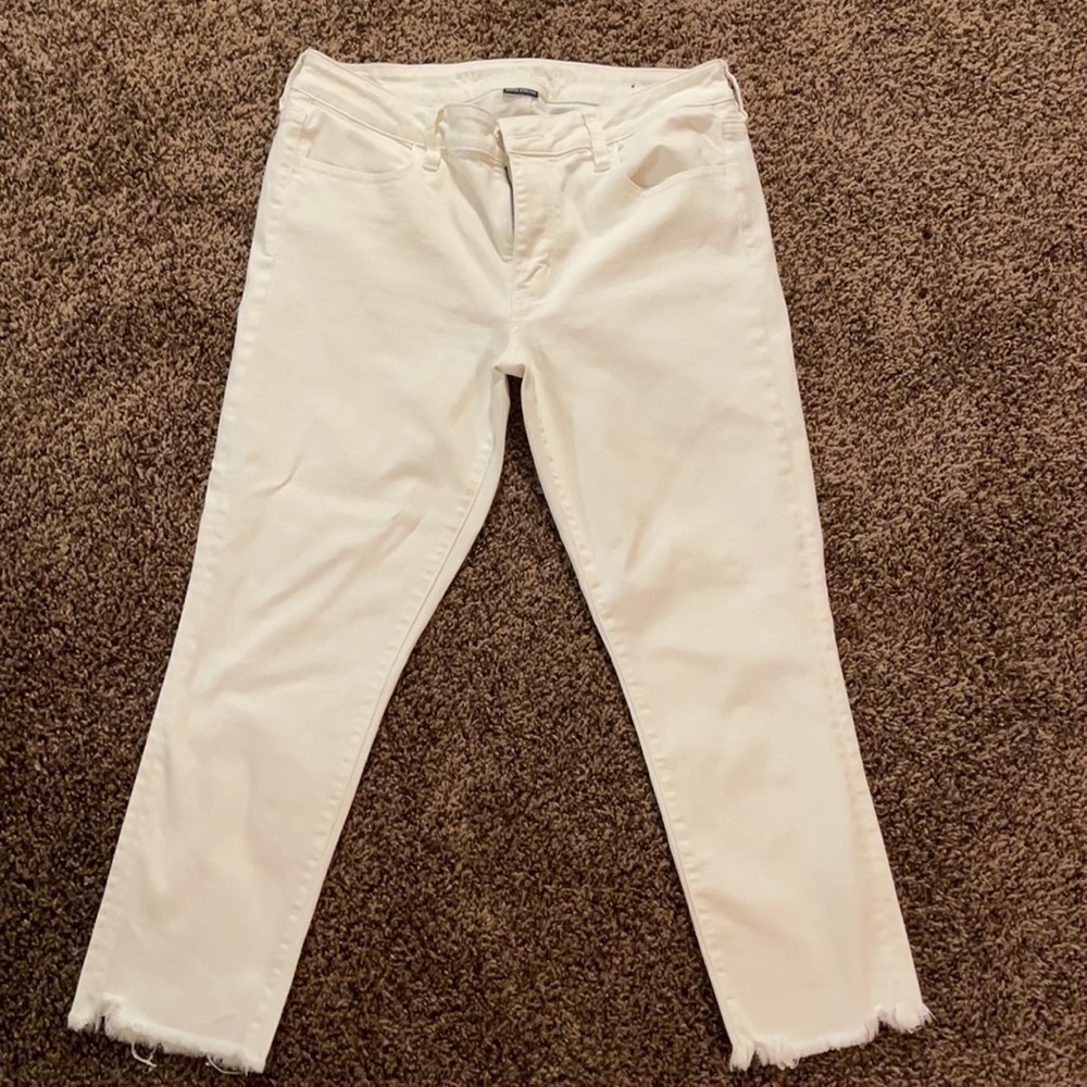 American Eagle white Capri jeans